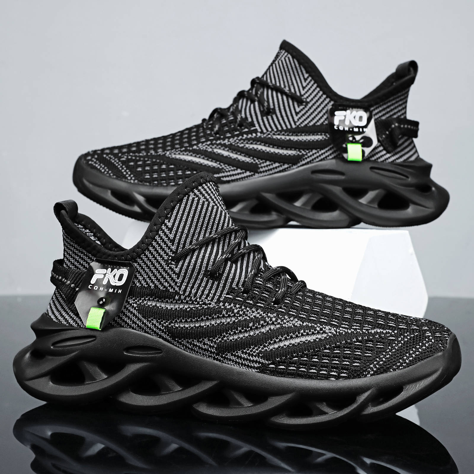 Mens Stylish Versatile Breathable Sneakers With Soft Soles