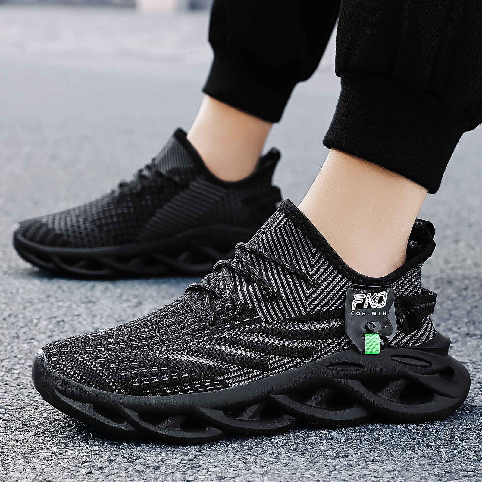 Mens Stylish Versatile Breathable Sneakers With Soft Soles